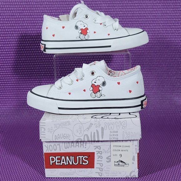 Peanuts Other - New Peanuts Snoopy Hearts Lace-Up Canvas Kids Sneakers
